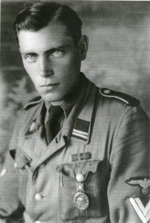 1F - 027 - Grünheid Ernst – SS-Sturmmann.jpg