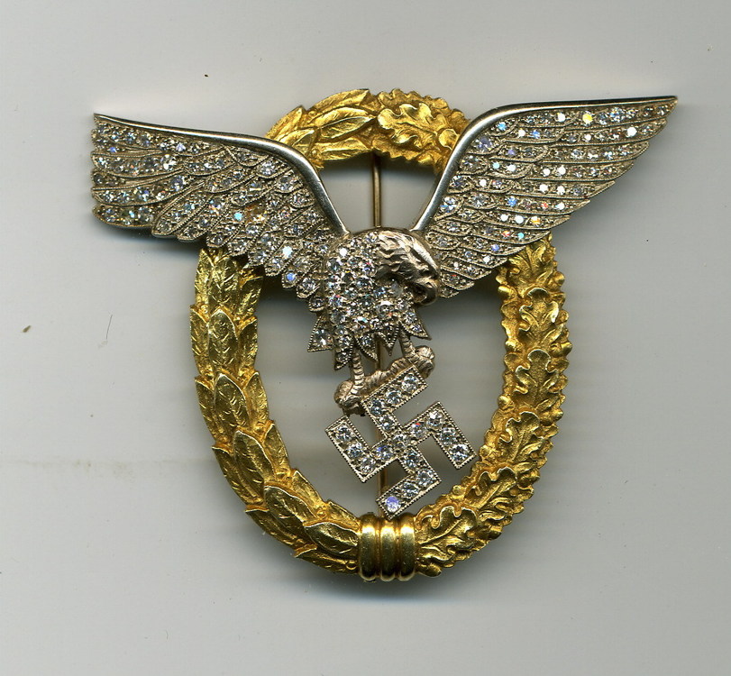 Combined Pilots and Observers Badge in Gold with Diamonds - Obverse.jpg