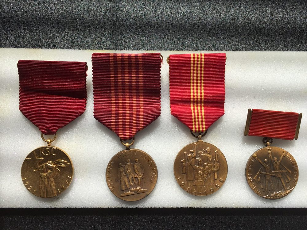 Revolution2.thumb.jpg.6ca1ab4f698009374c