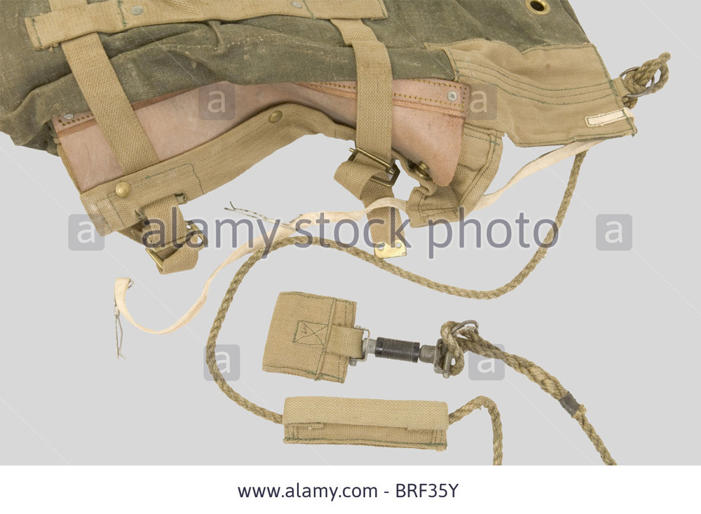 a-rare-british-paratrooper-leg-bag-made-