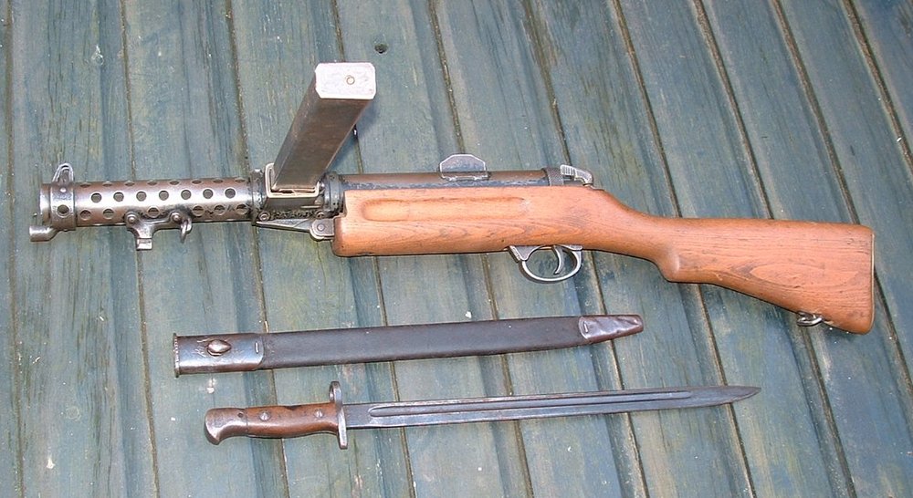 Lanchester machine gun 9mma.JPG