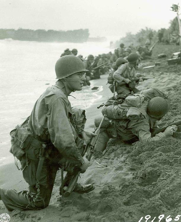 #4= 4-22-44, US troops on Aitape beach.jpg