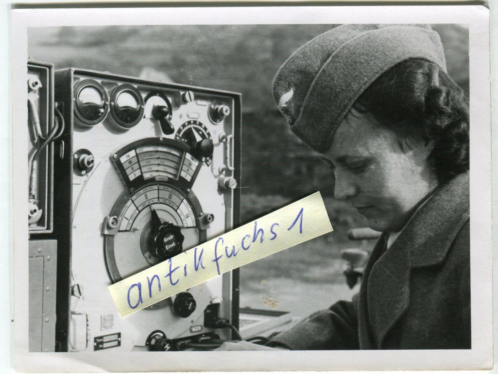 Foto-Deutsche-Frau-im-Dienst-der-Luftwaffe_.jpg