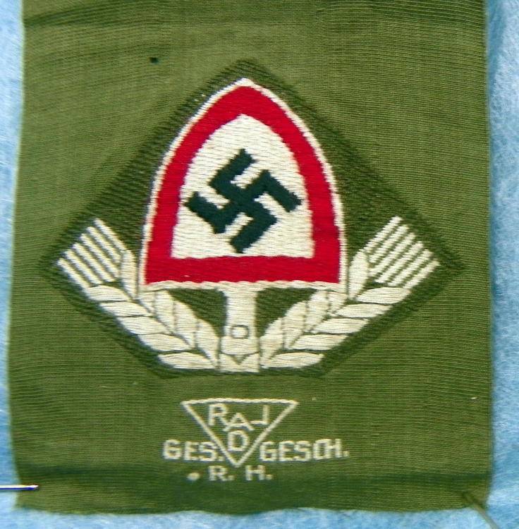 R.&H. rad cap badge.jpg