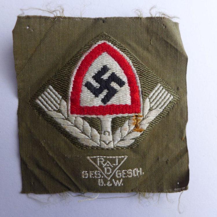 rad cap badge GW.jpg