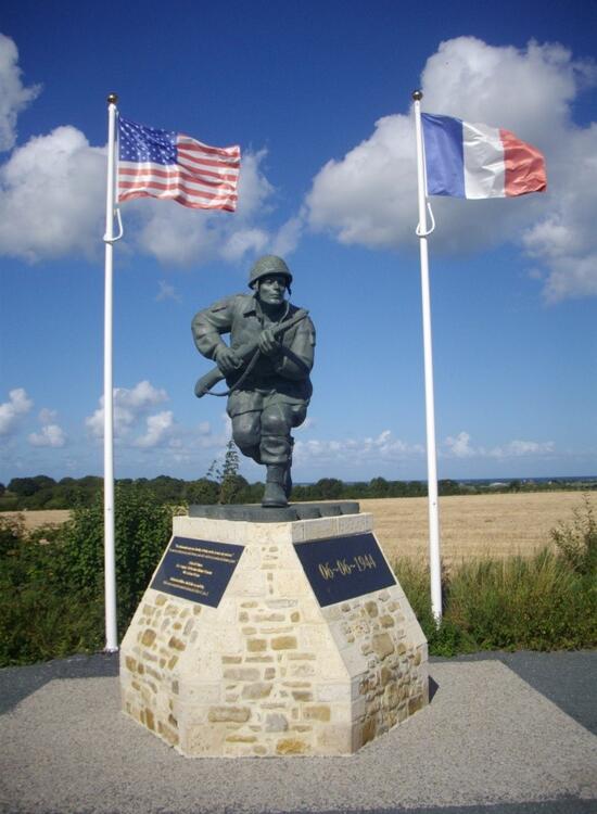 DICK WINTERS 101ST AIRBORNE MEMORIAL AT UTAH BEACH.jpg