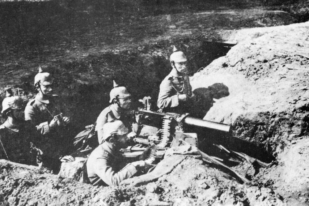 WW1 GERMAN MACHIE GUNNERS.jpg