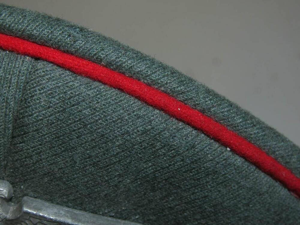 wehrmacht-officer-s-cap-artillery-pekuro-stirndruckfrei-12471-21.thumb.JPG.59d24bb69e9ba06a151bac02c458bef6.JPG