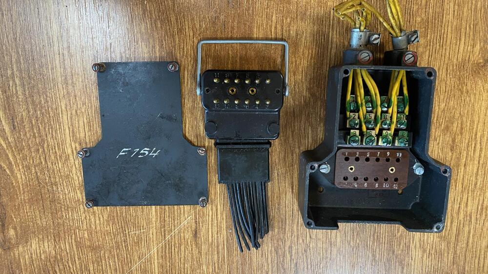 WWII German Luftwaffe VDZ16 FuG16 RELAY BOX Ln. 27209 Me109 Fw190 Me262 He162 (12).jpg